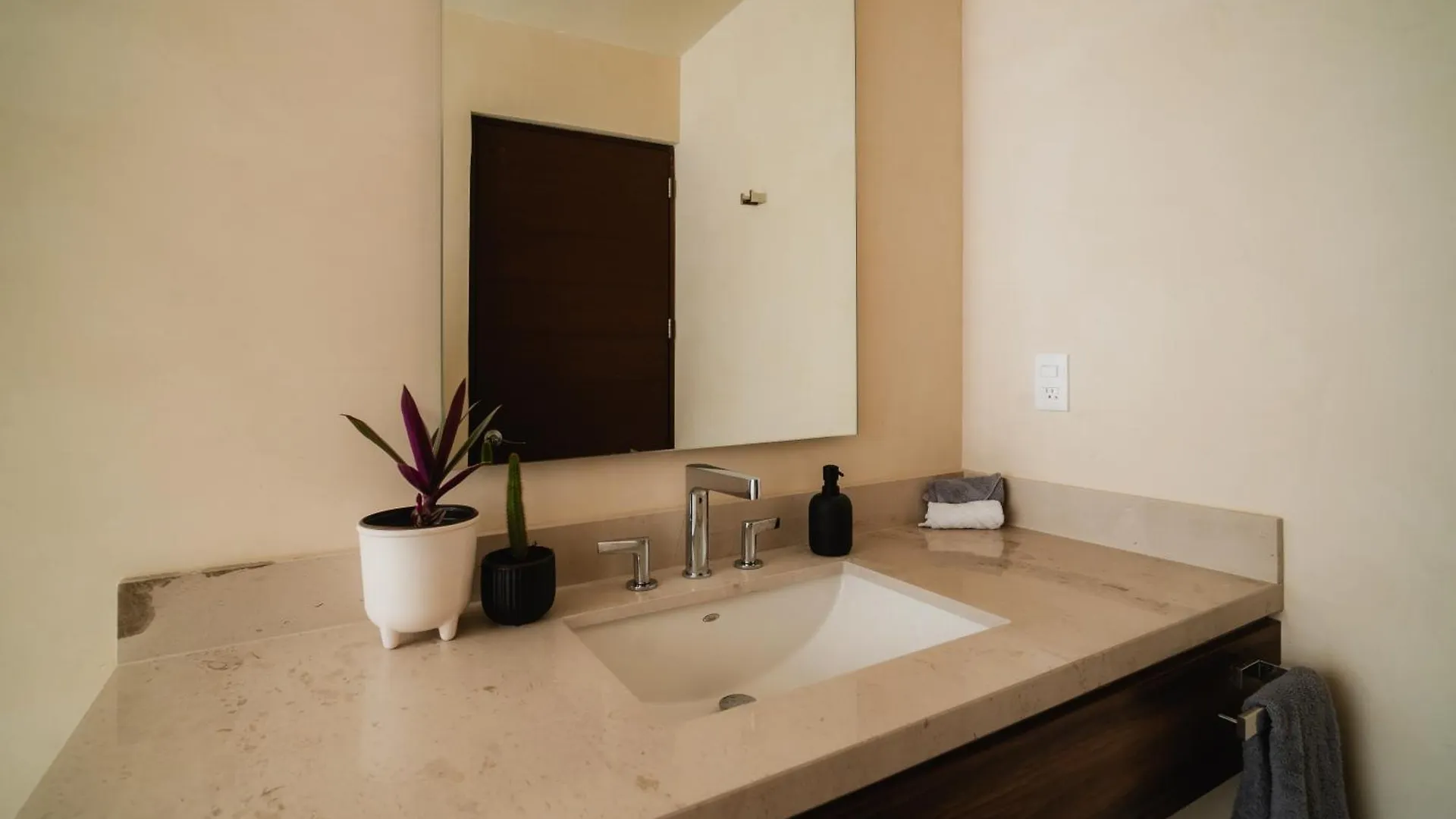 Villa Yakunah 5Min Walk To Lagoon Oasis أكومال 0*,