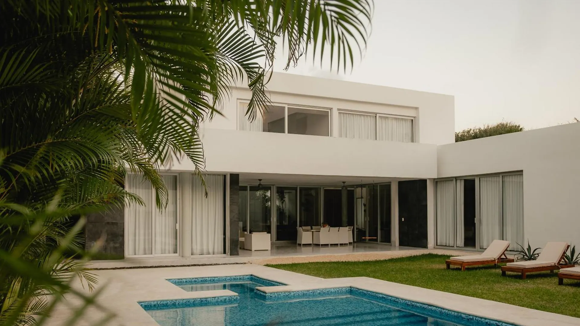 Villa Yakunah 5Min Walk To Lagoon Oasis أكومال 0*,